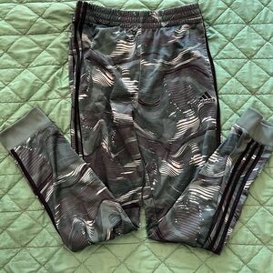 Camo green adidas pants euc size 14-16